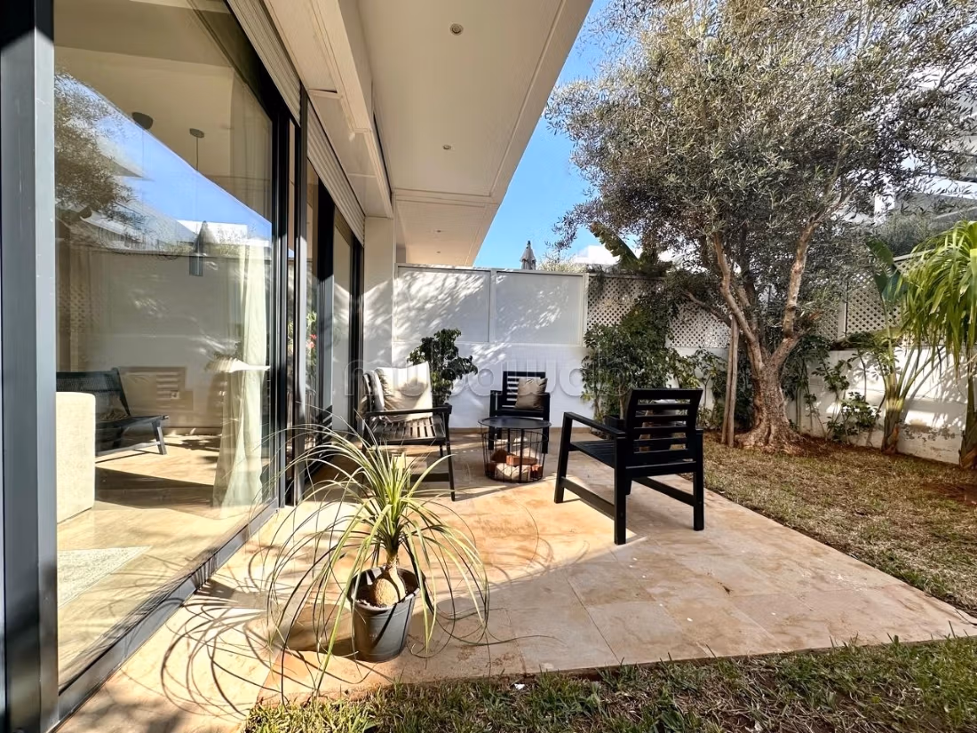Trés bel appartement vide avec jardin à louer