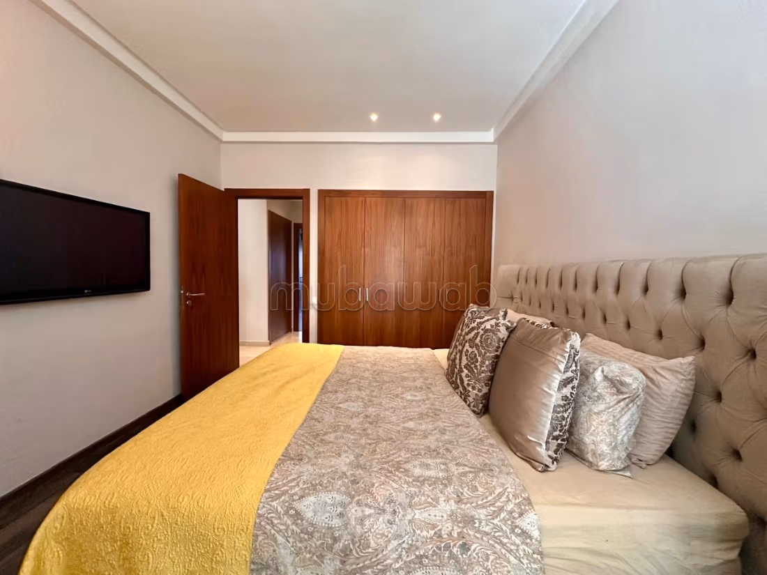 Trés bel appartement vide avec jardin à louer