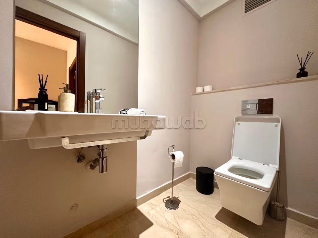 Trés bel appartement vide avec jardin à louer