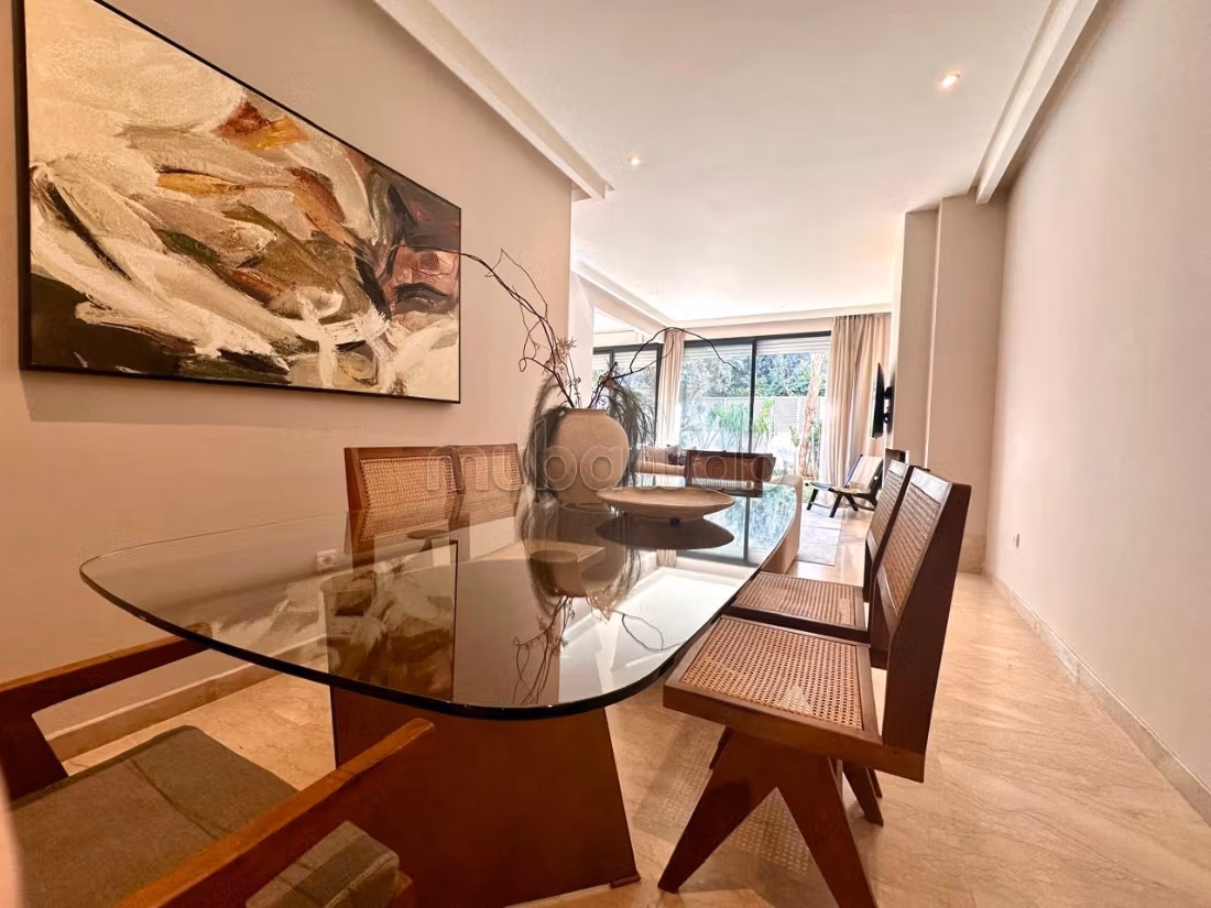 Trés bel appartement vide avec jardin à louer