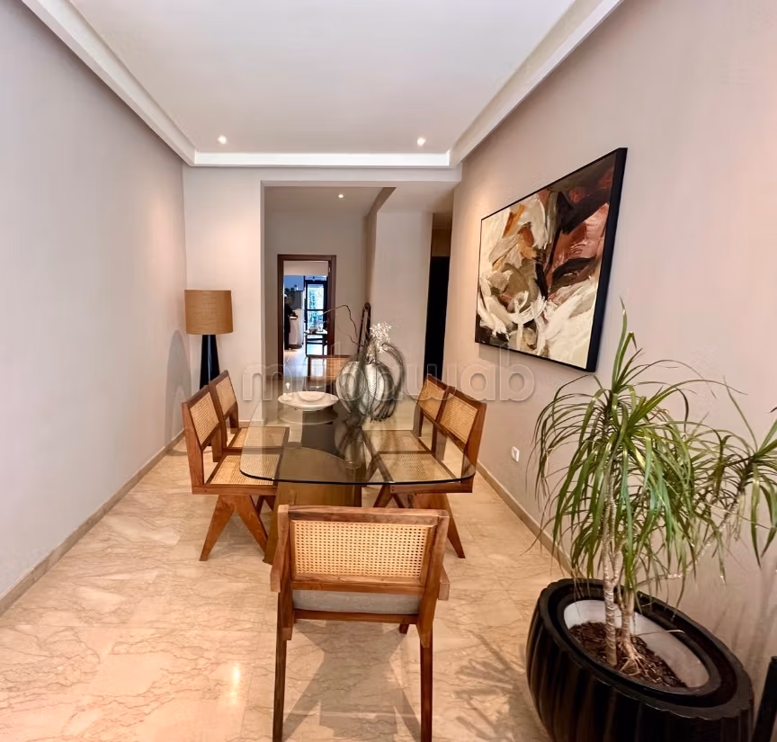 Trés bel appartement vide avec jardin à louer