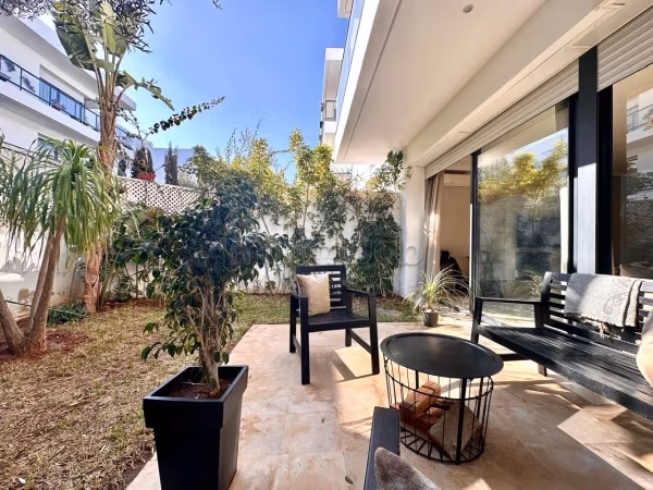 Trés bel appartement vide avec jardin à louer