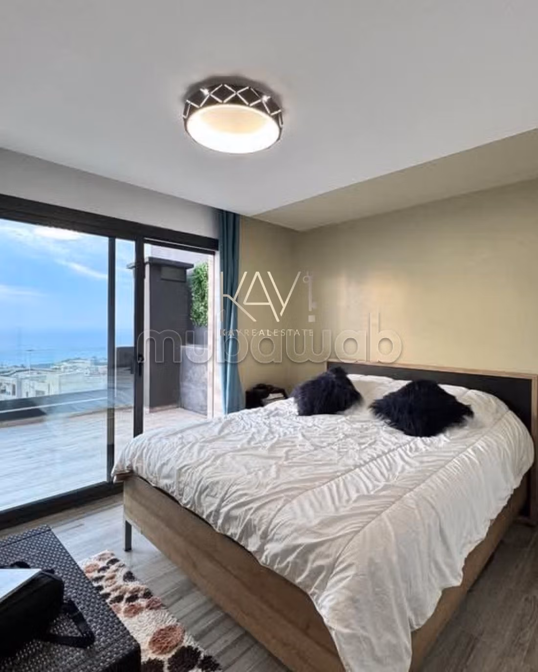 À VENDRE OU À LOUER – Magnifique villa vue mer panoramique à Mnar