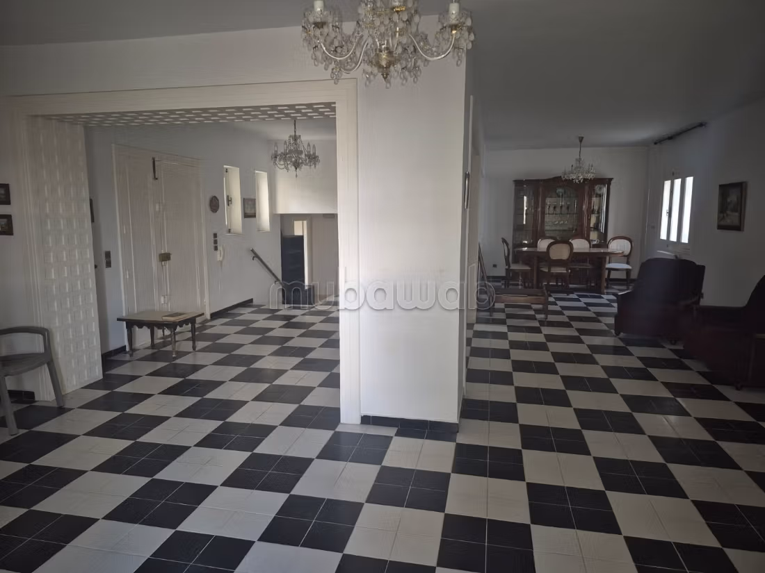 In vendita villa con 2 appartamenti a El Menzah 9b