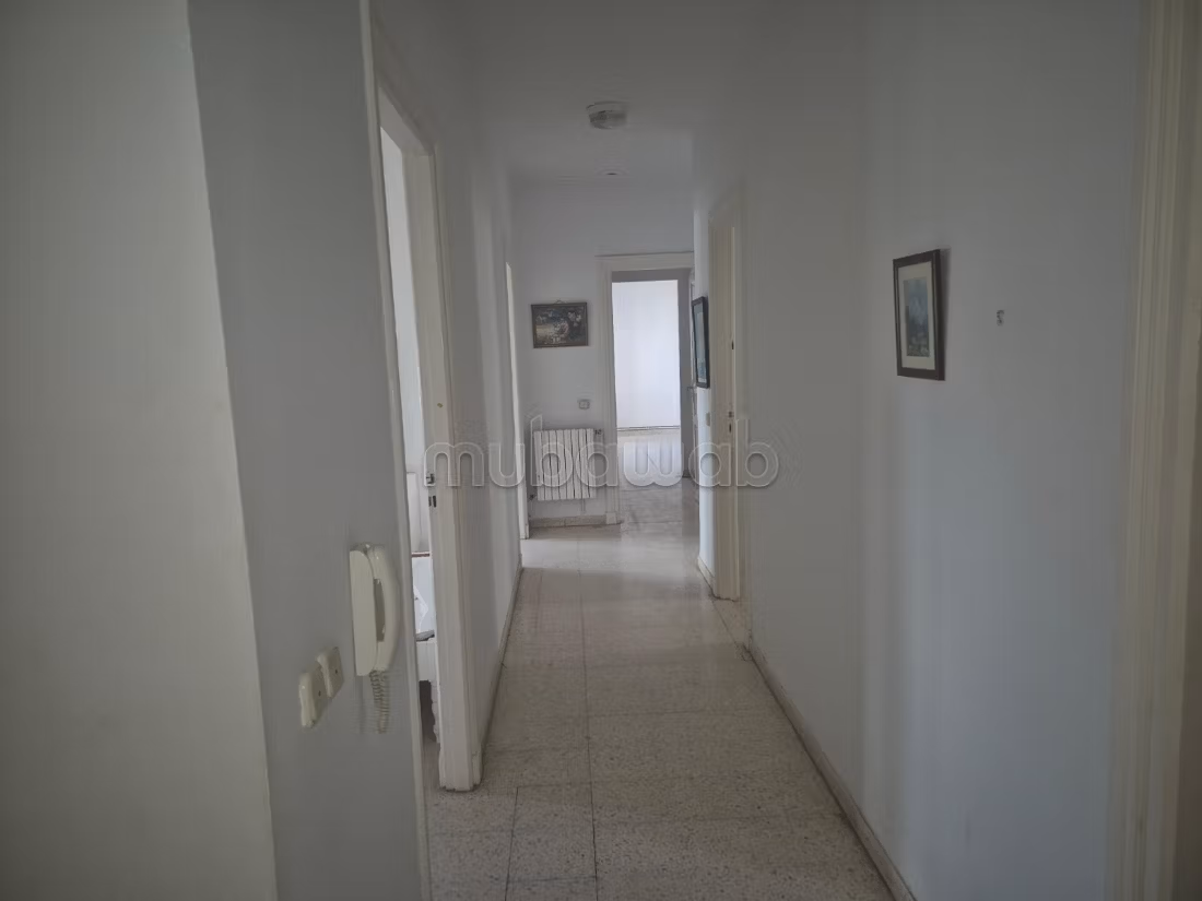 In vendita villa con 2 appartamenti a El Menzah 9b