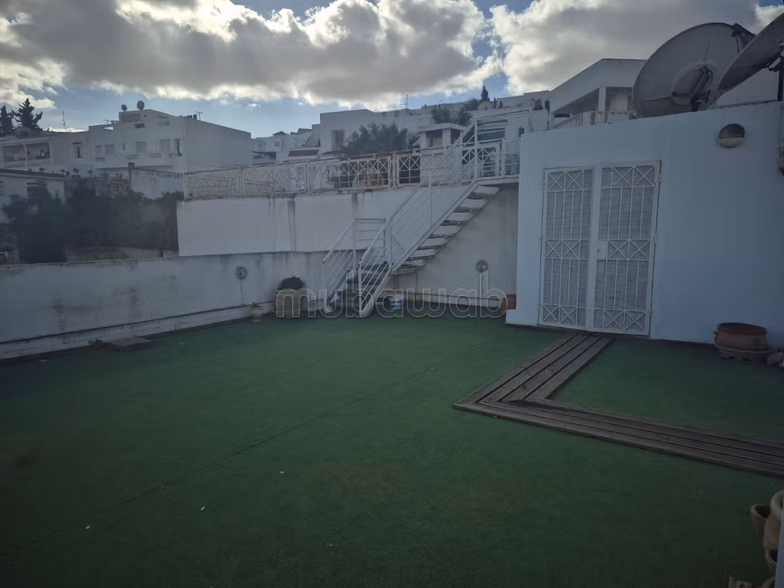 In vendita villa con 2 appartamenti a El Menzah 9b