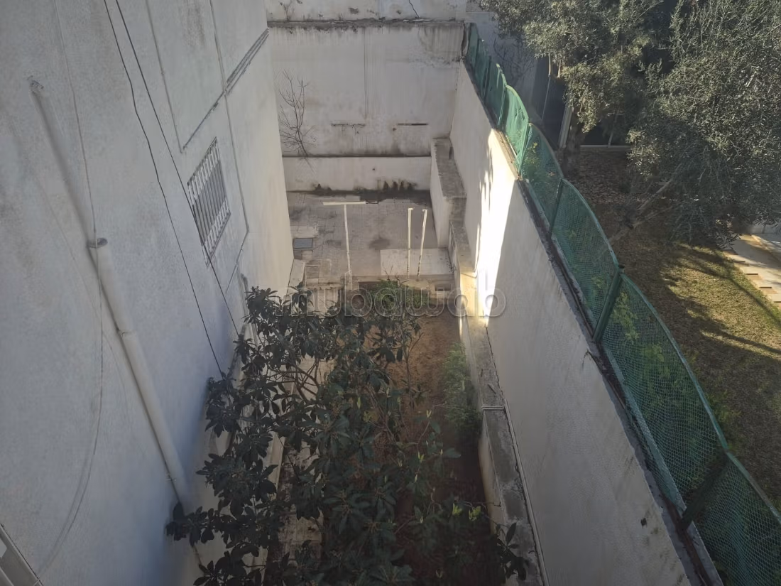 In vendita villa con 2 appartamenti a El Menzah 9b