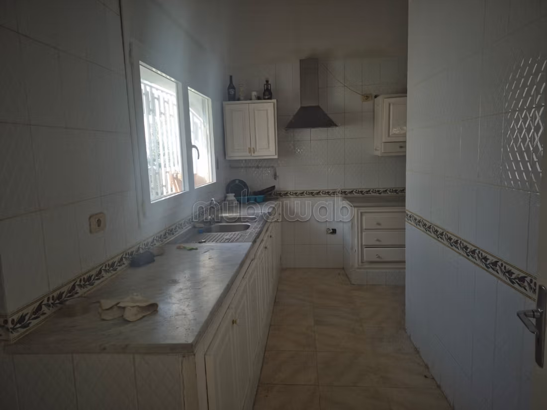 In vendita villa con 2 appartamenti a El Menzah 9b