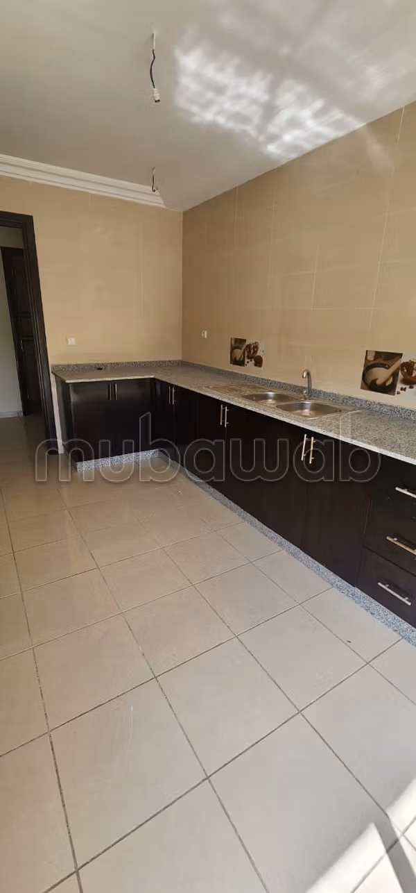 Appartement à vendre près de l'aéroport 
Iben Battouta