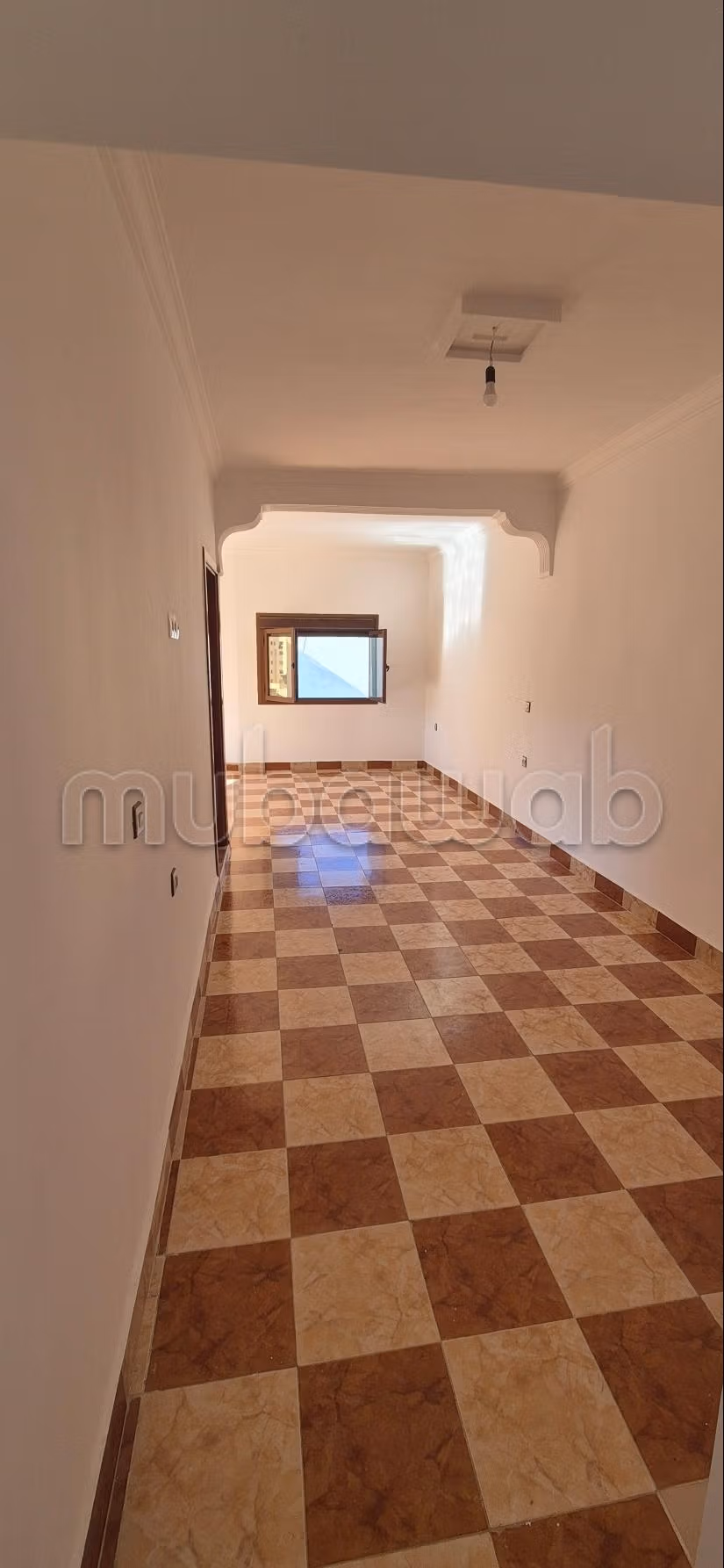 Piso DE 104m² en la RUE AL MJAD / Av. TARGUIST en Tetouan, cerca de la mezquita nueva y al unos paso de Av al MASSIRA Y muy cerca del ROMPOUAN DE ESSO