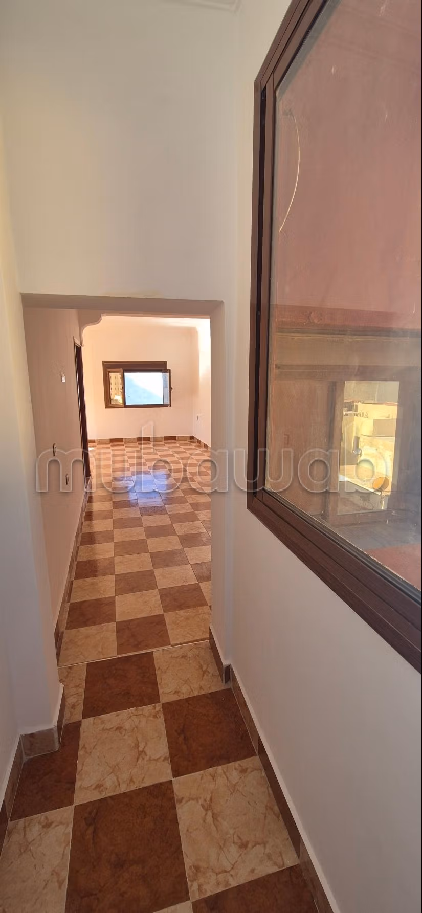 Piso DE 104m² en la RUE AL MJAD / Av. TARGUIST en Tetouan, cerca de la mezquita nueva y al unos paso de Av al MASSIRA Y muy cerca del ROMPOUAN DE ESSO