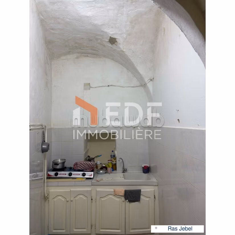 FOR SALE - Traditional house in Ras Jebel