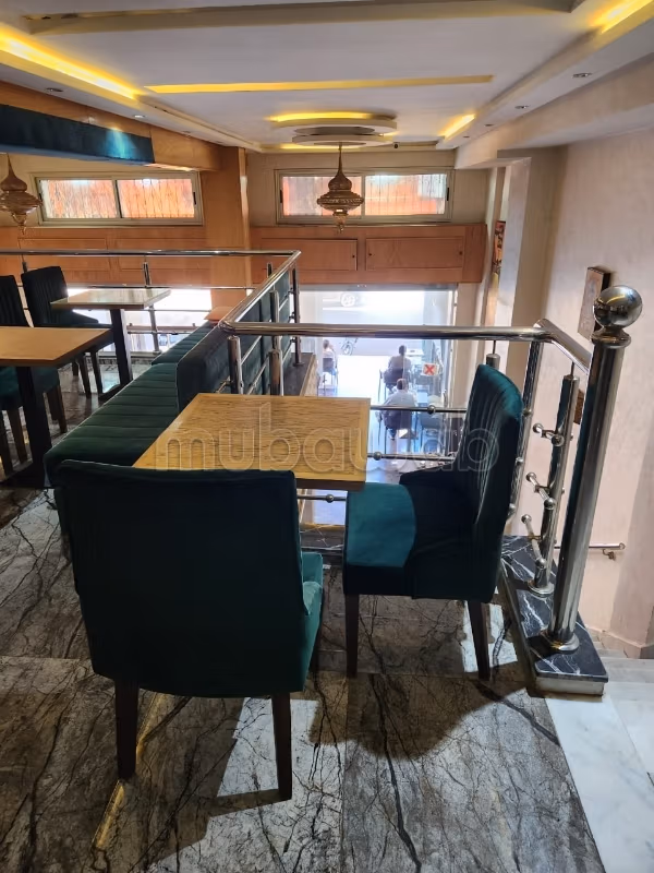 Café restaurant aan de hoofdweg – Izdihar