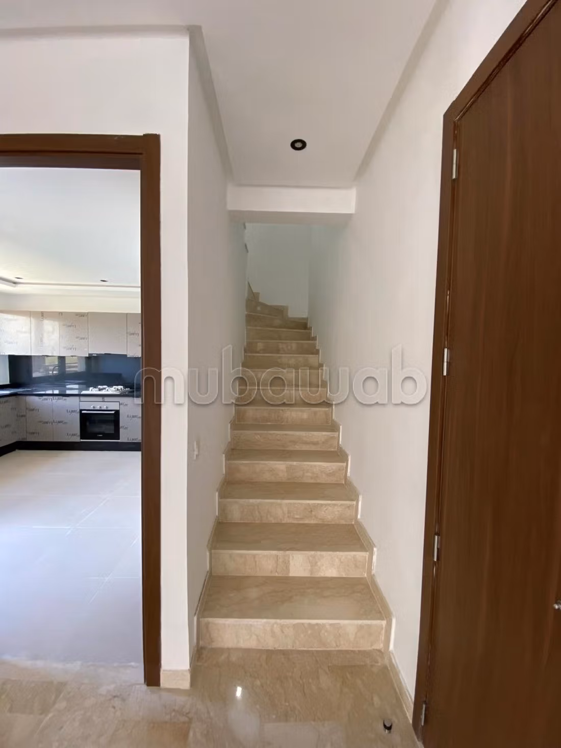Duplex two floors, 3 bedrooms empty, terrace & pools