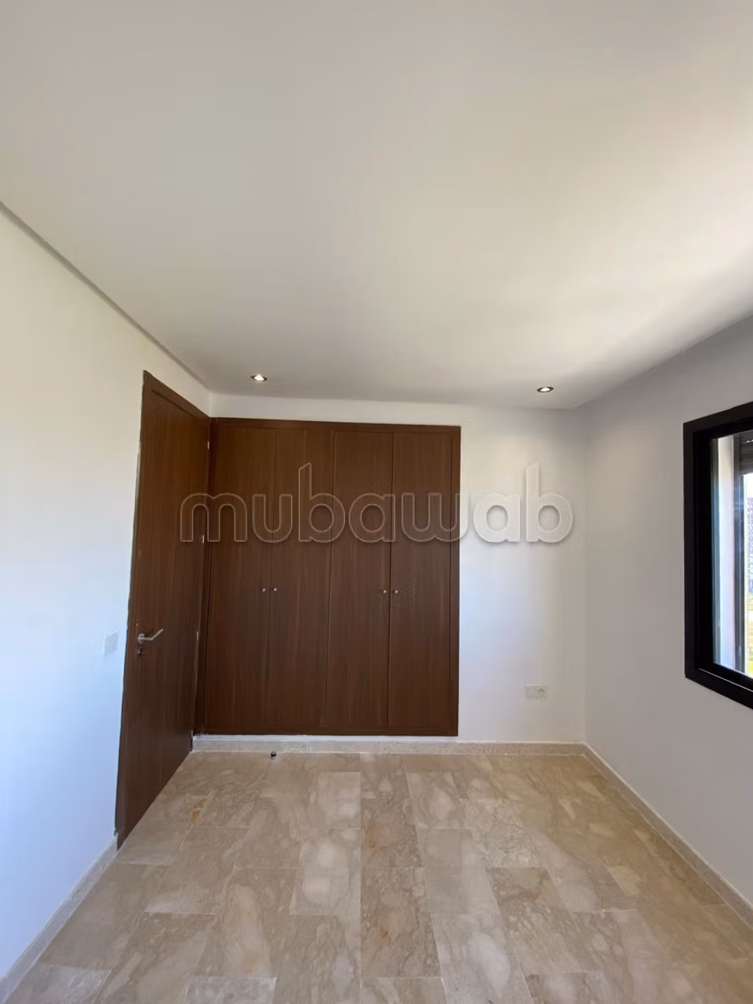 Duplex two floors, 3 bedrooms empty, terrace & pools