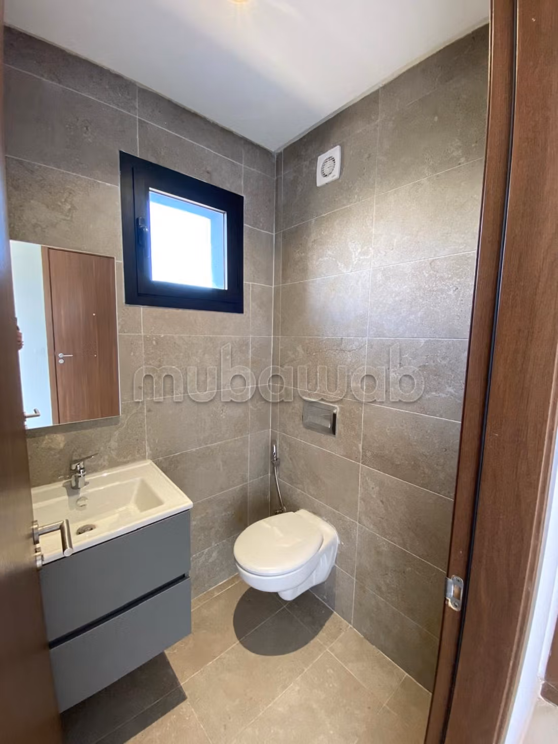 Duplex two floors, 3 bedrooms empty, terrace & pools