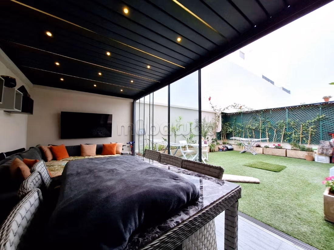 Vente bel appartement rénové avec grande Terrasse — 2