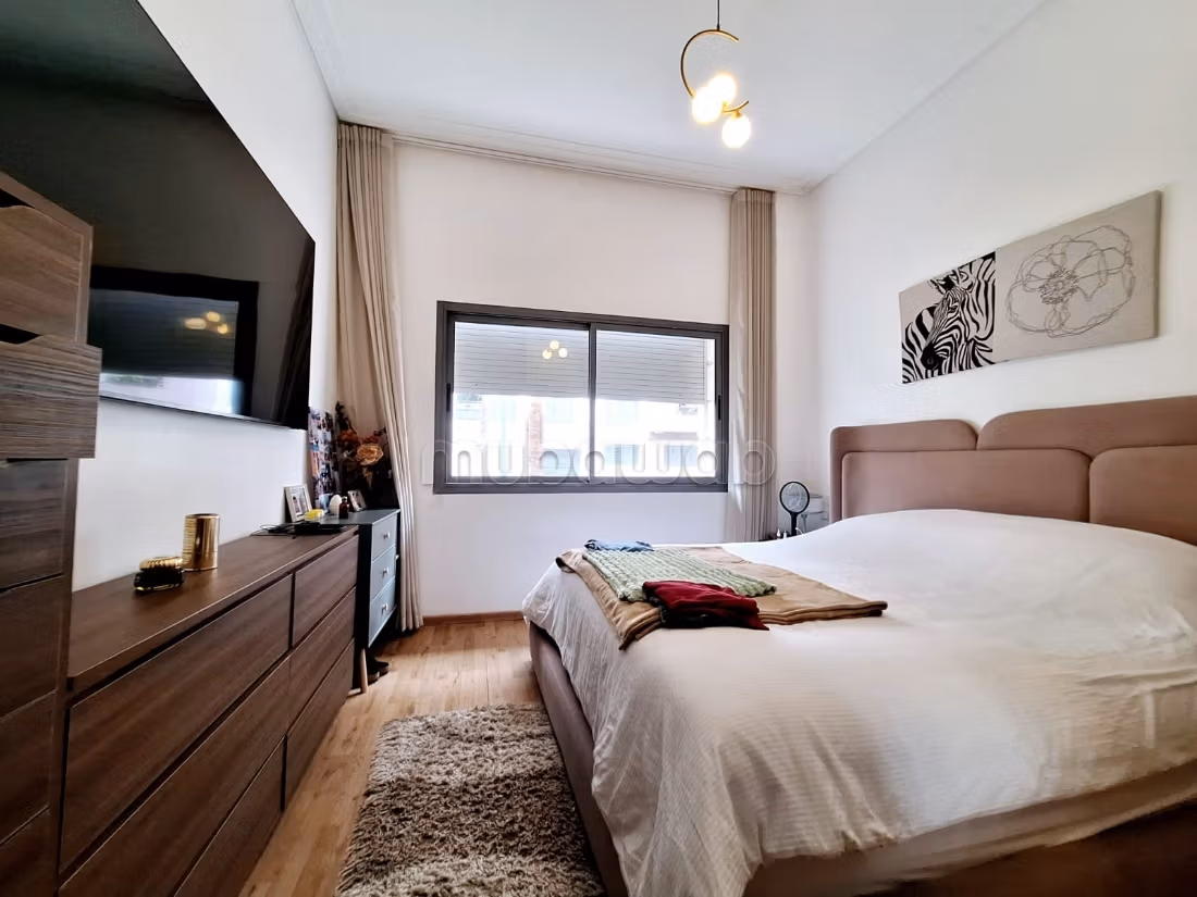 Vente bel appartement rénové avec grande Terrasse — 5