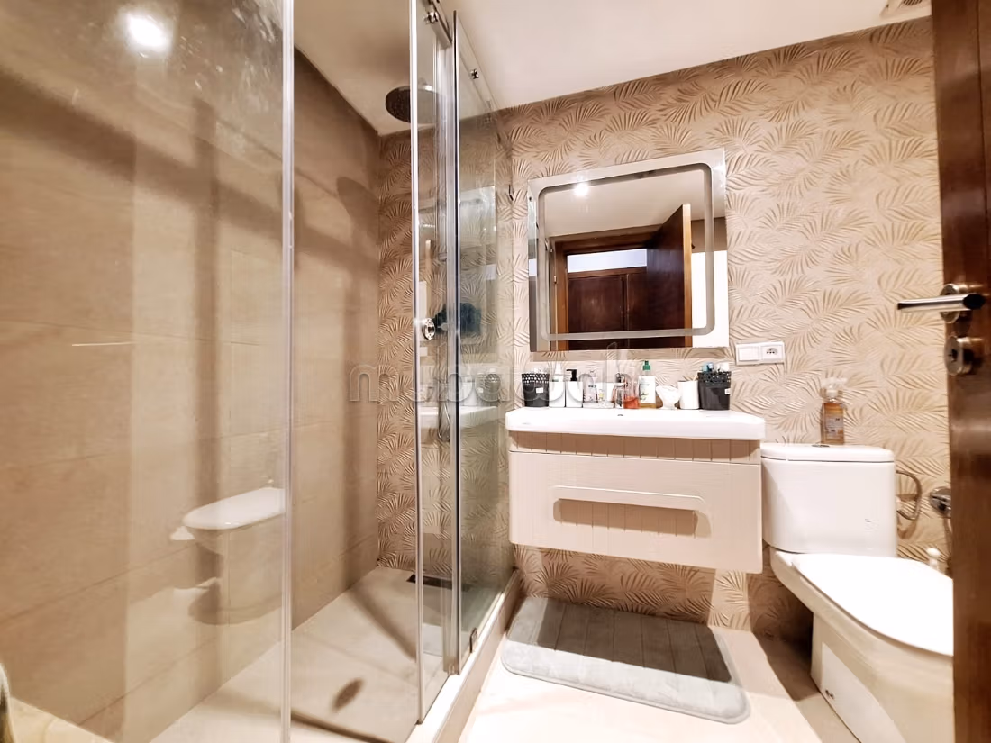 Vente bel appartement rénové avec grande Terrasse — 6