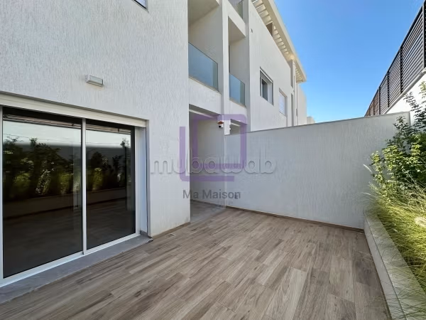 Un appartamento S1 con terrazza a Chotrana 1