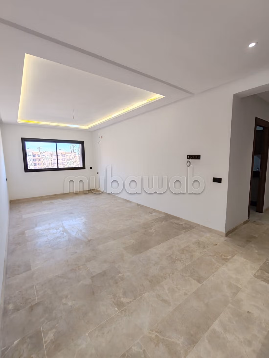 Bel appartement à vendre à Guéliz. 
Surface de 90 m². 
Environnement calme avec vue montagne, double vitrage — 2