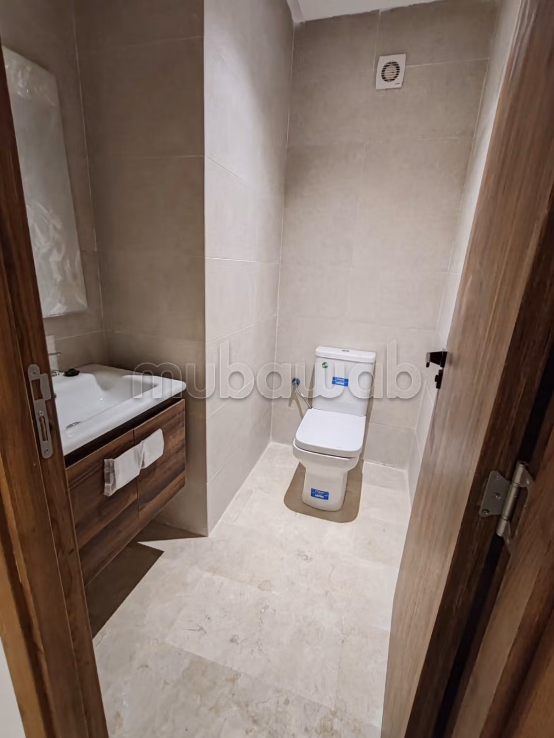 Bel appartement à vendre à Guéliz. 
Surface de 90 m². 
Environnement calme avec vue montagne, double vitrage — 6