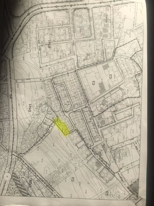 Terrain à vendre à Ain Diab.
Superficie 1563 m²