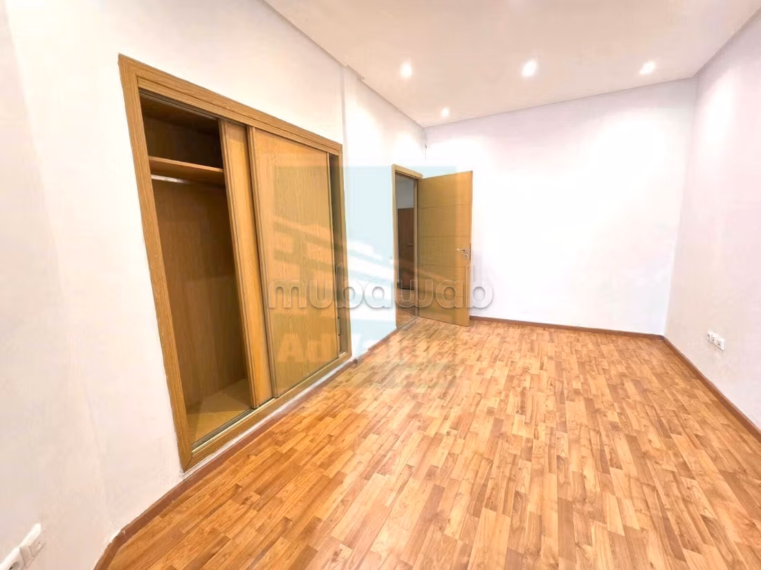 DL. 1018: Ufficio di 79 m² a Mers Sultan