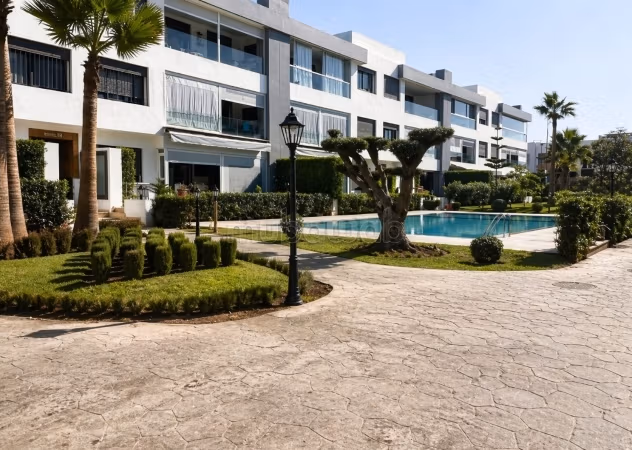 Appartamento in affitto con vista piscina