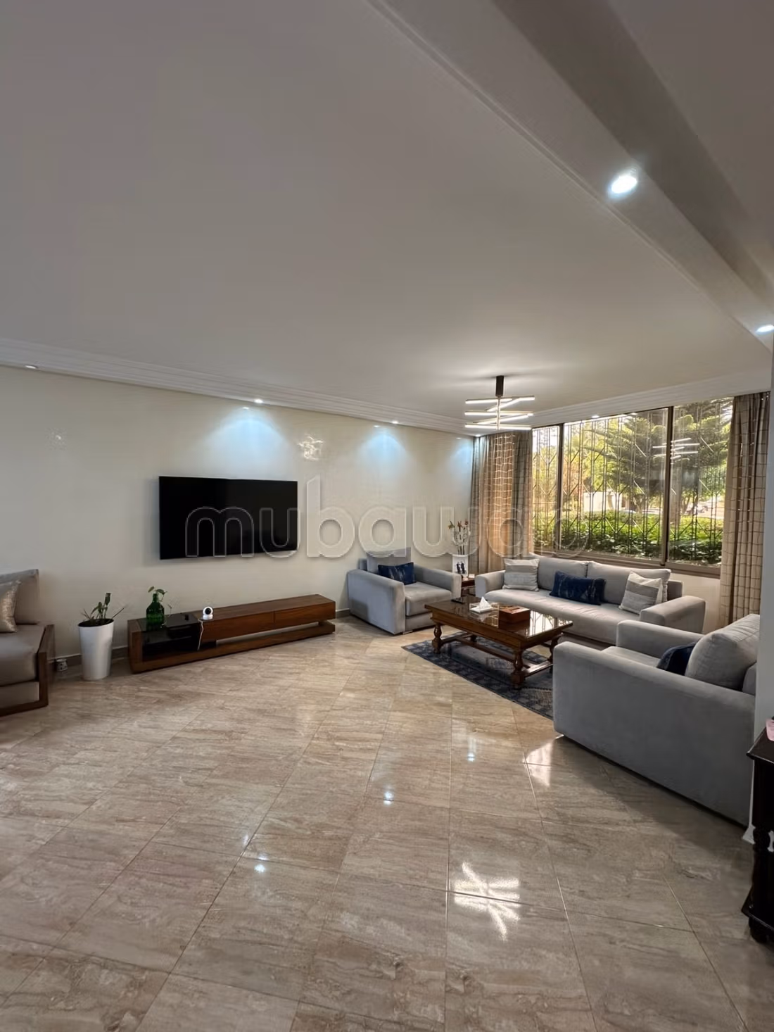 Superbe appartement rez de jardin dans un quartier prisé de Casablanca — 2