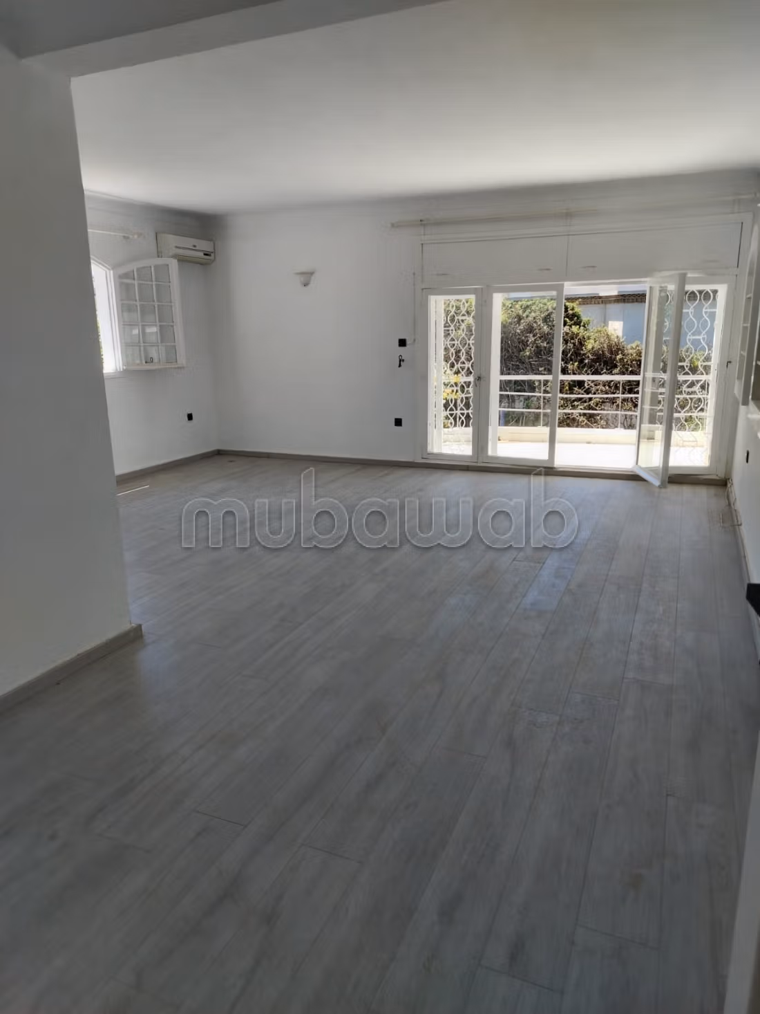 Villa a la location vide a anfa 42000dh