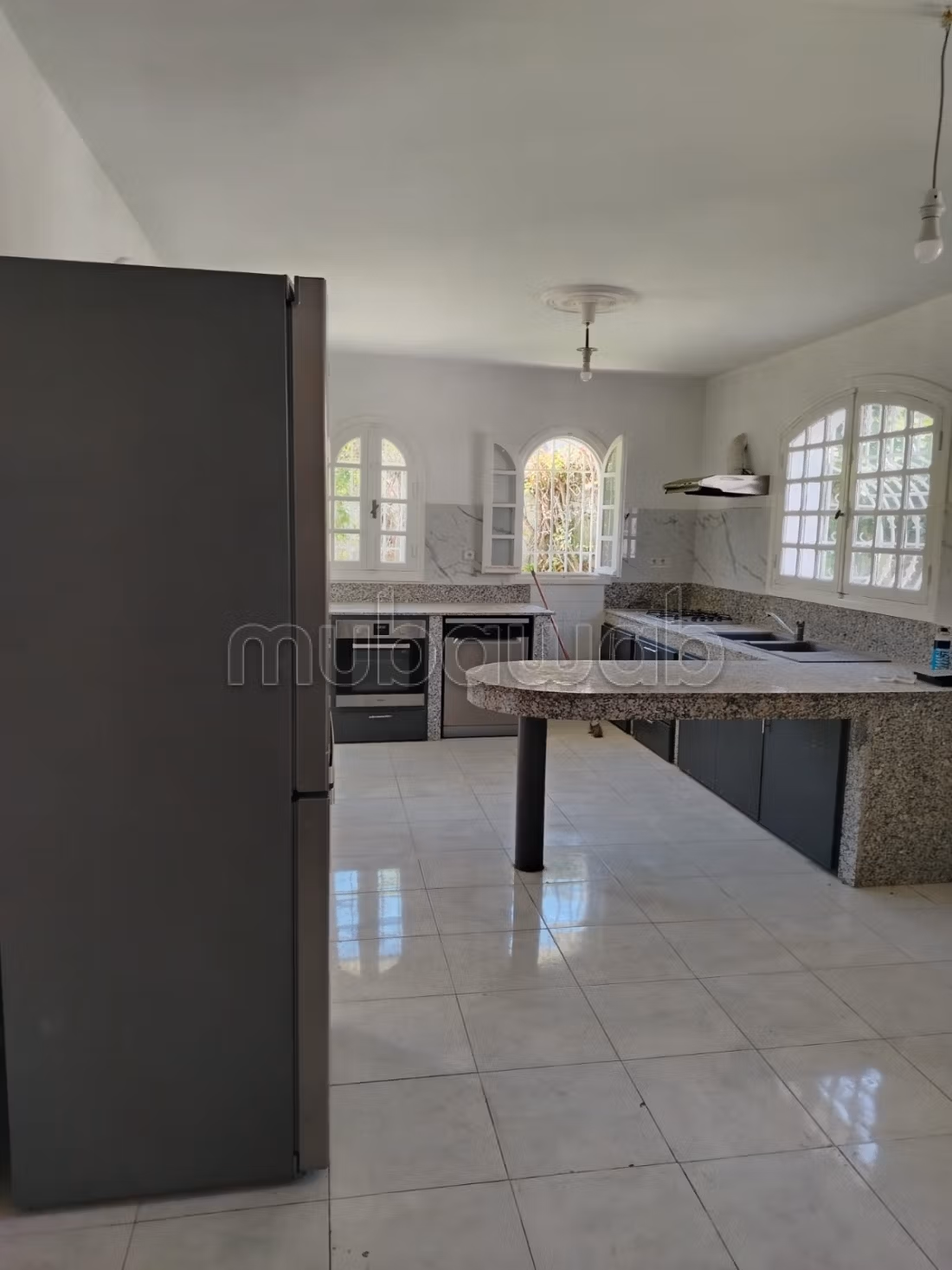 Villa a la location vide a anfa 42000dh