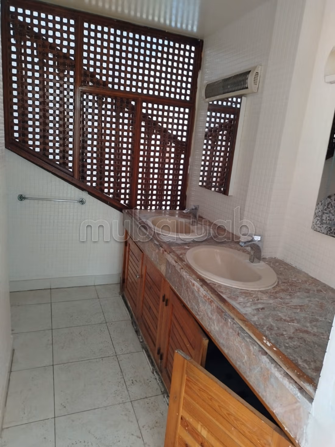 Villa a la location vide a anfa 42000dh