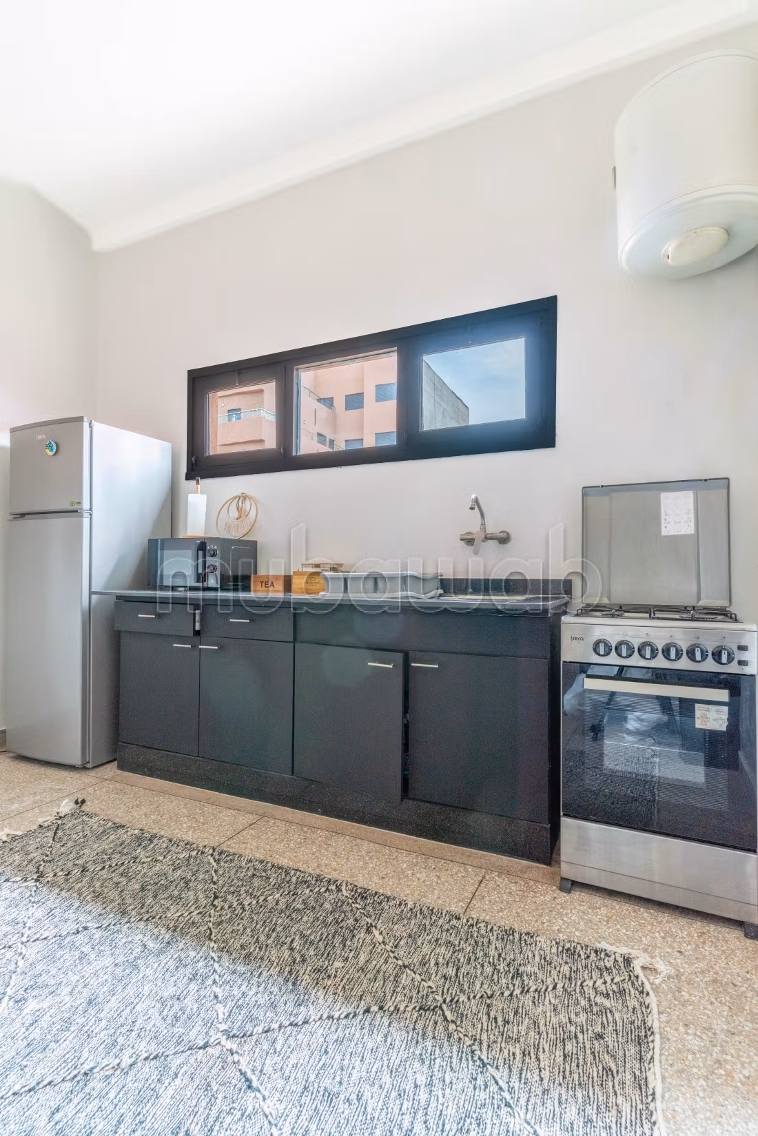 Appartements à louer à Hivernage. 
5 pièces. 
Micro ondes