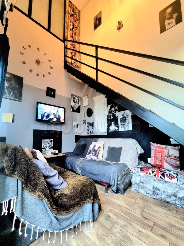 Affittato per notte il loft in stile hollywoodiano americano
