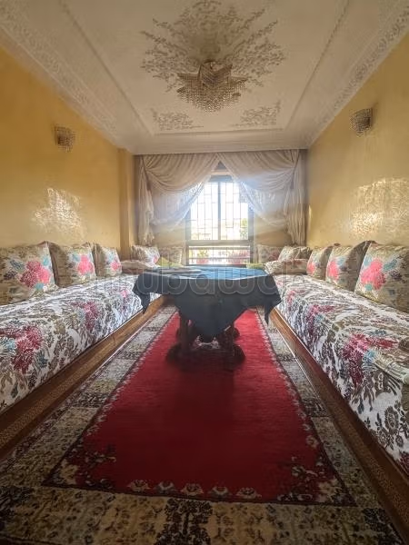 Vente d'un bel appartement à bettana 
chambres agréables. Bien meublé
