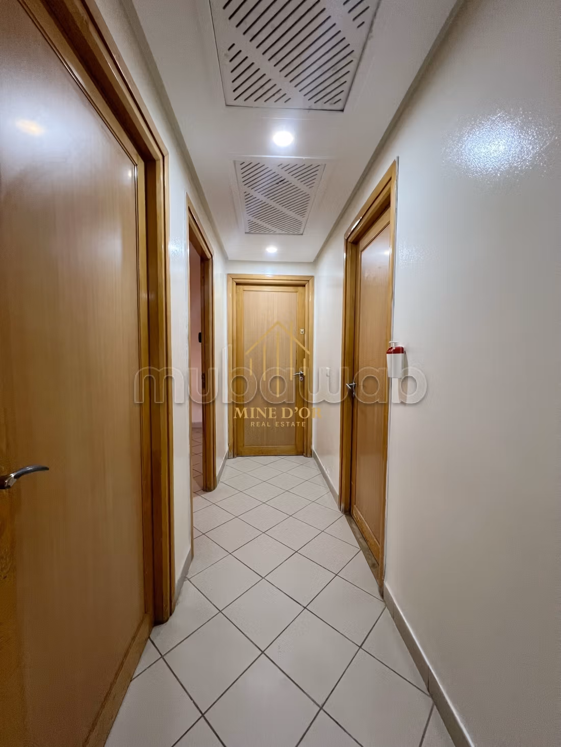 Divers bureaux pour la location h2/h3/h4 à Montplaisir