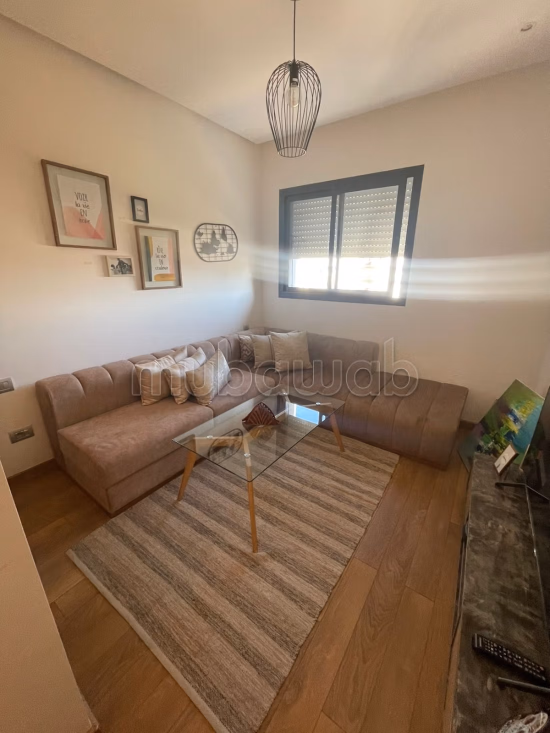 Location d'un appartement à Riyad. 
Superficie 102 m². 
Meublé — 4