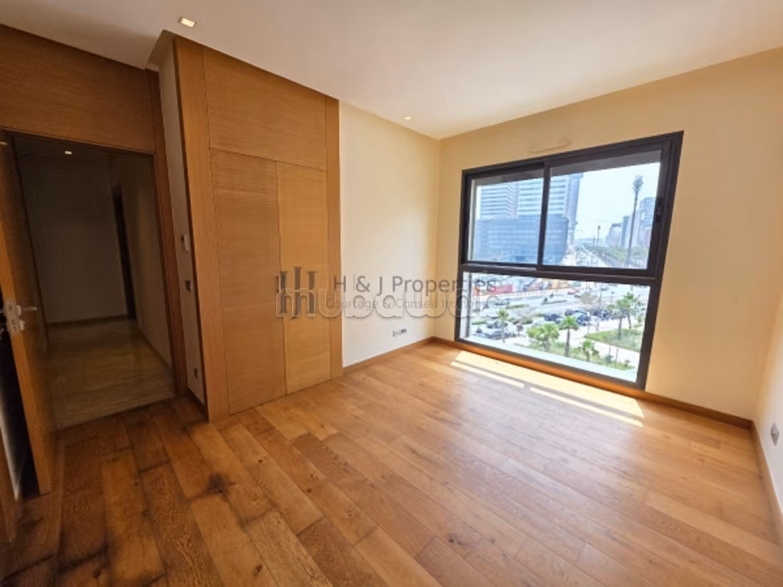 T3 vide de 122m² – 2 chambres – terrasse — 3