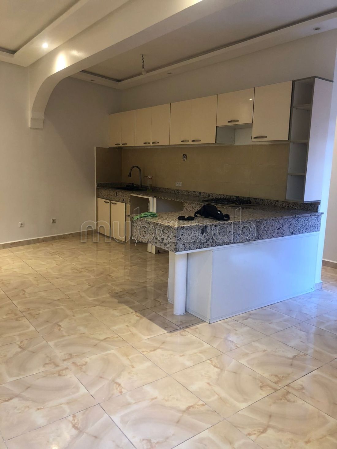 House in City Center Empty