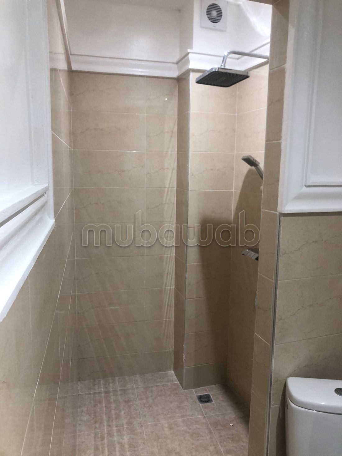 House in City Center Empty