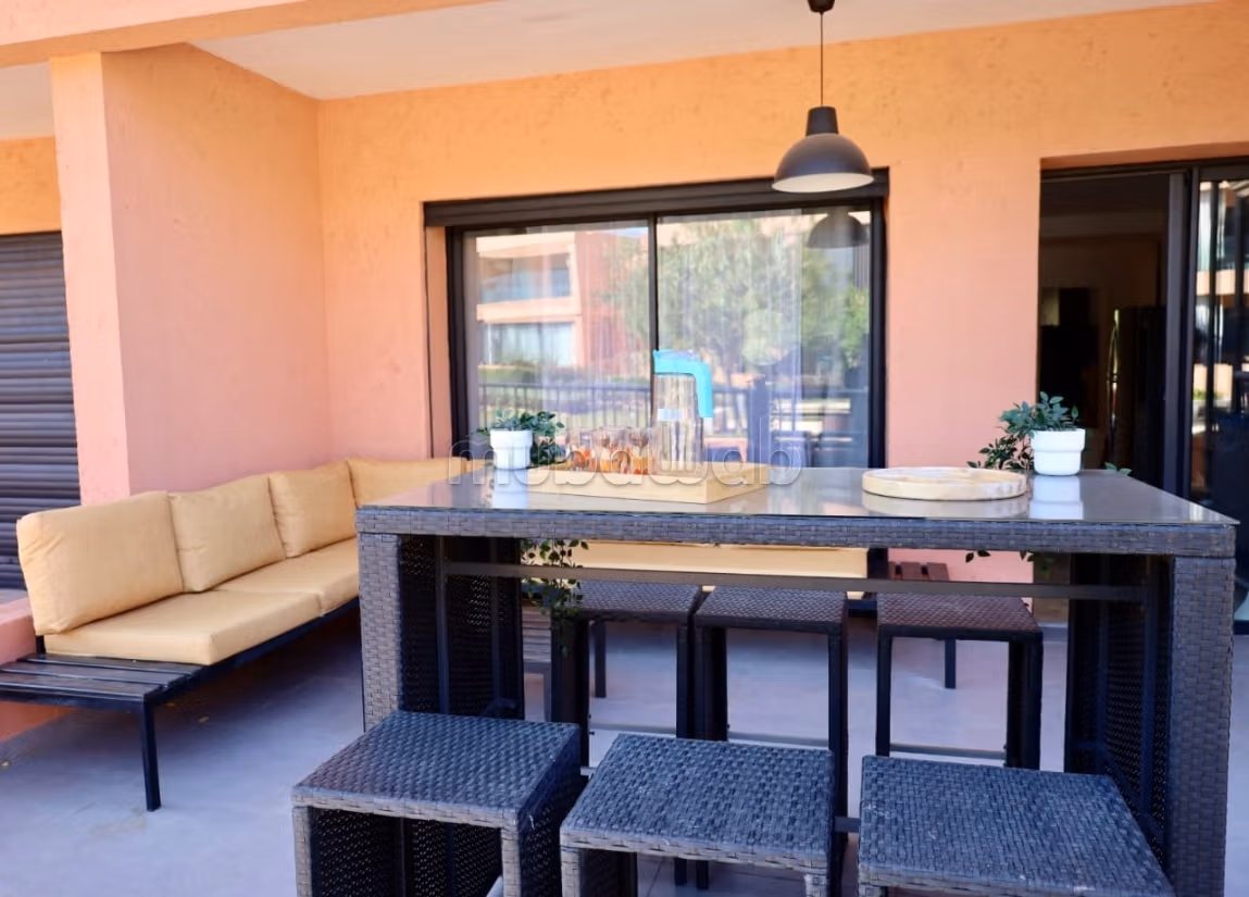 Appartement 2 chambres en rez de chaussée avec piscine