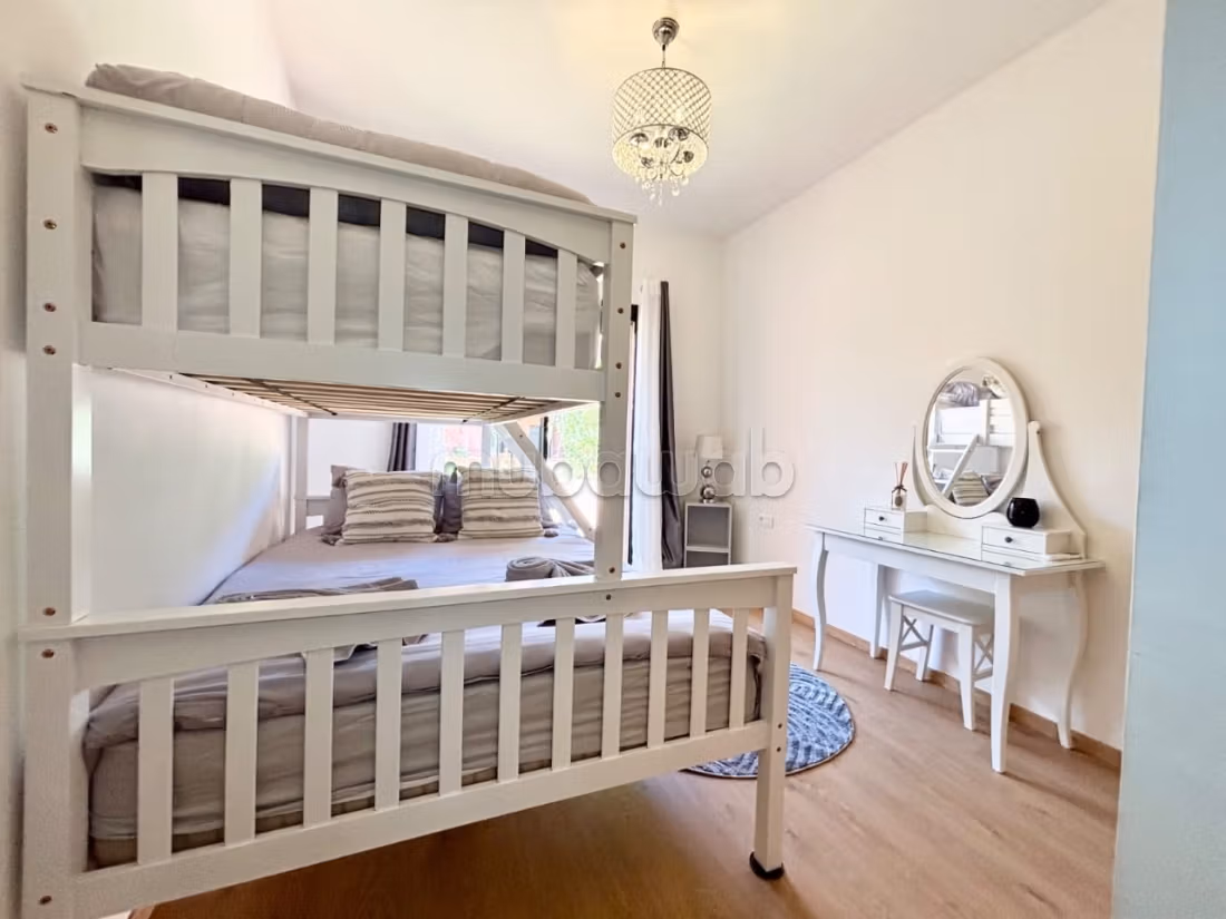 Appartement 2 chambres en rez de chaussée avec piscine