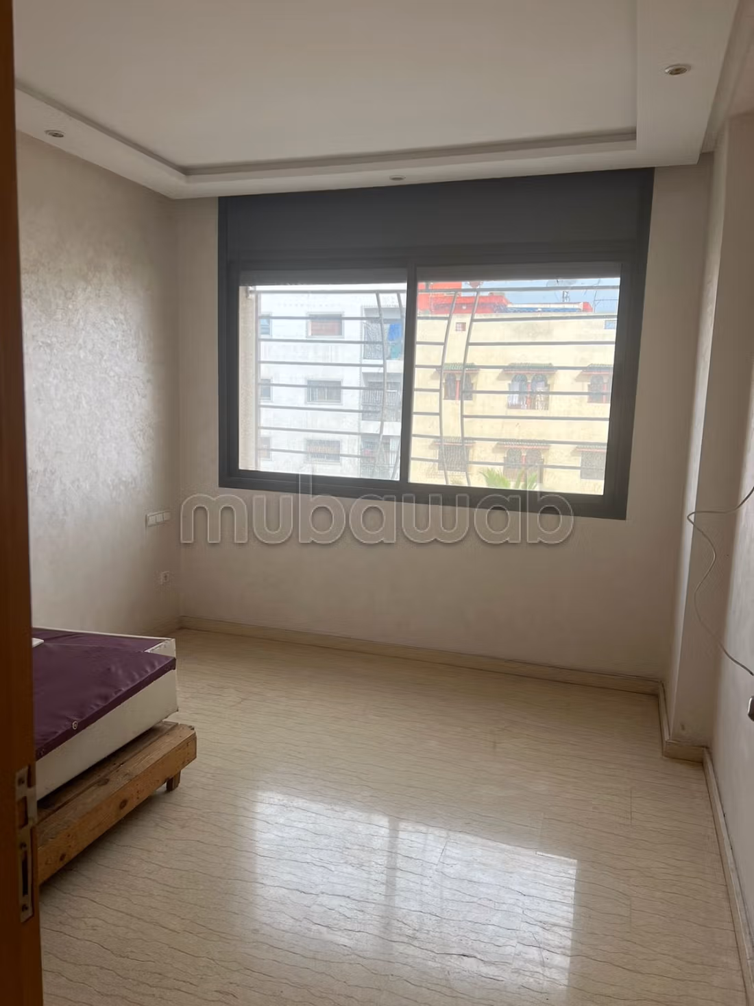 Casa Oulfa su viale commerciale
