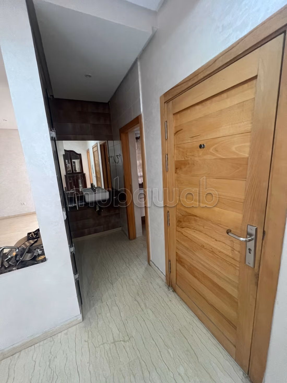 Casa Oulfa su viale commerciale