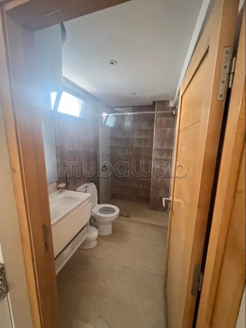 Casa Oulfa su viale commerciale