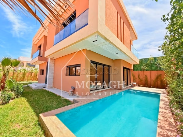 Bella villa con piscina privada en Targa