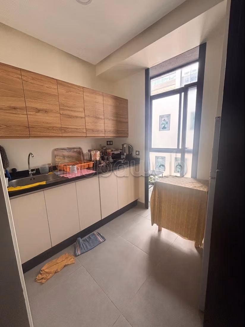 Location de bureaux à Oulfa. Superficie 84 m². Ascenseur et garage