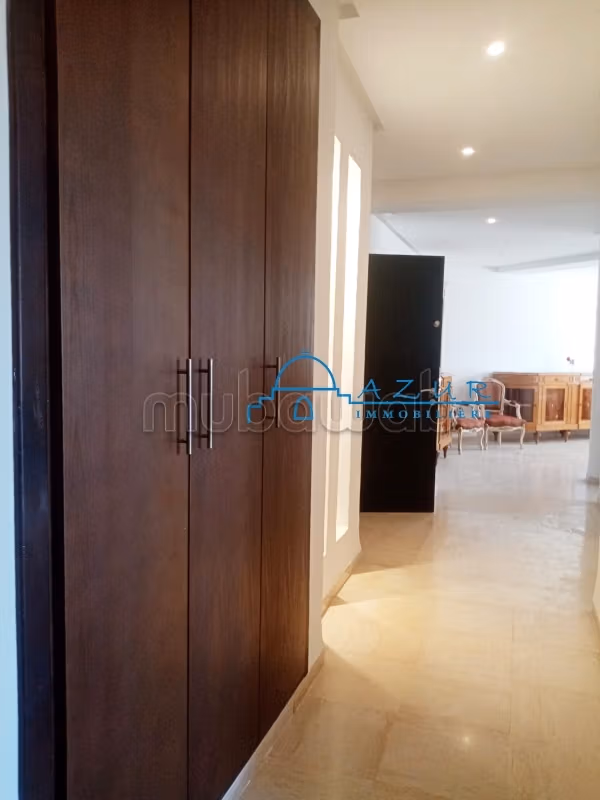 For rent apartment for the year