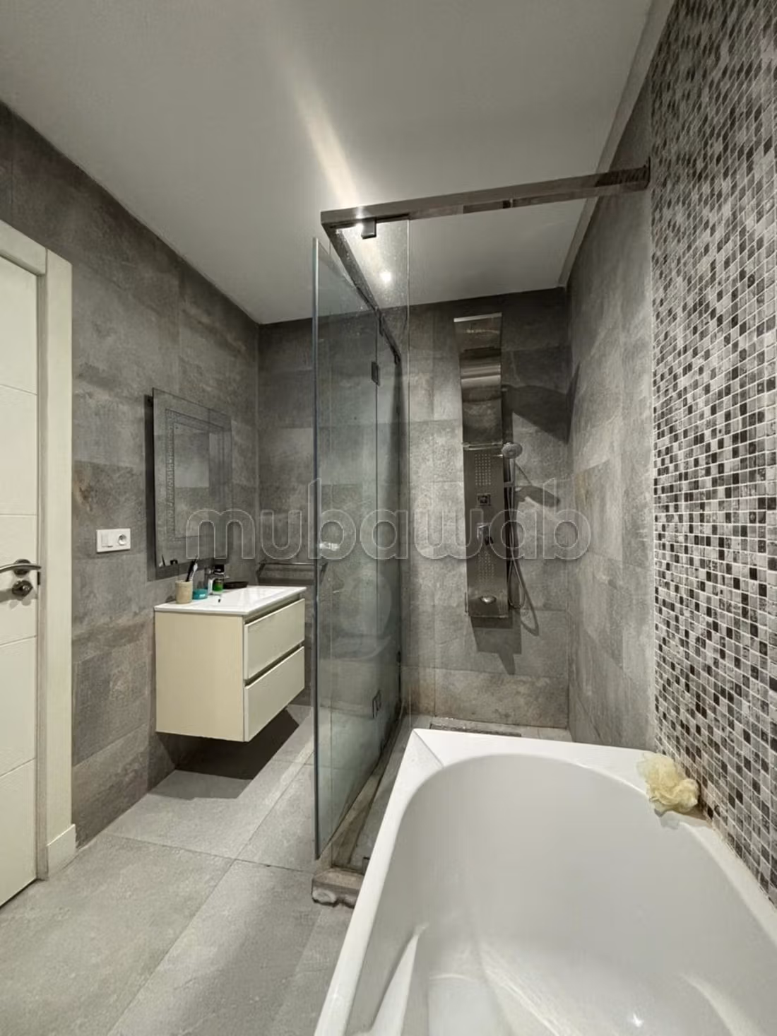 Gemeubileerd appartement te huur in Malabta Hills Uitzicht